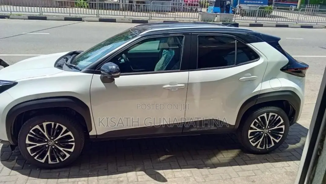 Toyota Yaris Cross 2025 SUV (Used)