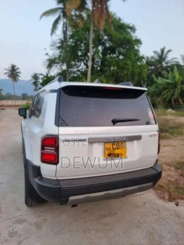 Toyota Land Cruiser 2024 SUV (Used)