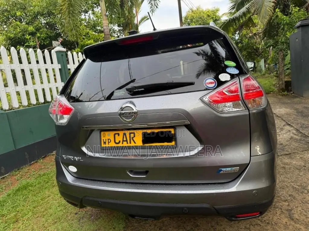 Nissan X-Trail Mode Premium 2016 SUV (Used)