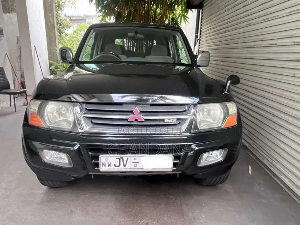 Mitsubishi Montero 2004 SUV (Used)
