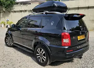 Micro Rexton 2014 SUV (Used)