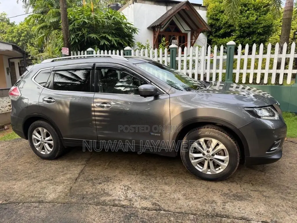 Nissan X-Trail Mode Premium 2016 SUV (Used)