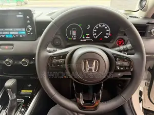 Honda Vezel Z Play 2025 SUV Brand New