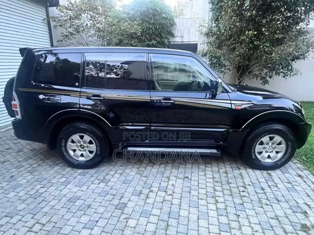 Mitsubishi Montero 2004 SUV (Used)