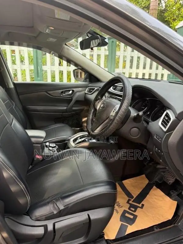 Nissan X-Trail Mode Premium 2016 SUV (Used)