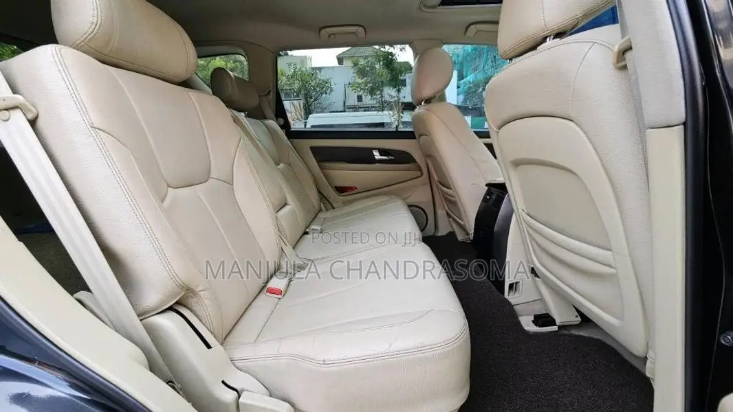 Micro Rexton 2014 SUV (Used)