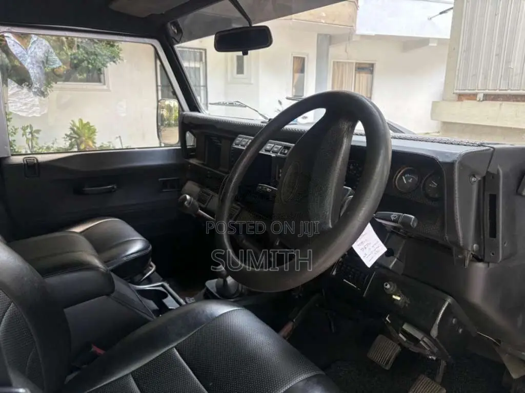 Land-Rover Defender 1976 SUV (Used)