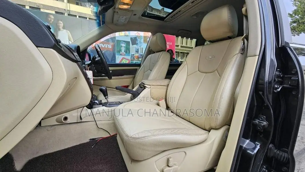 Micro Rexton 2014 SUV (Used)
