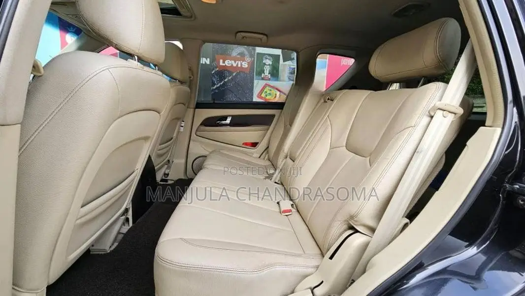 Micro Rexton 2014 SUV (Used)