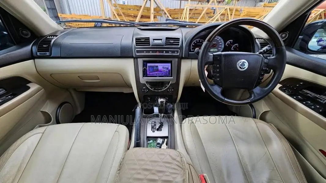 Micro Rexton 2014 SUV (Used)