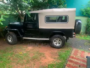 Mitsubishi 4DR5 1972 SUV (Used)