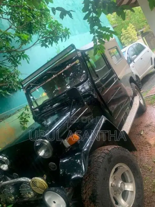 Mitsubishi 4DR5 1972 SUV (Used)