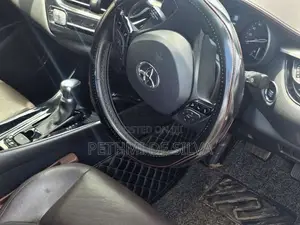 Toyota CHR NGX 102WD 2018 SUV (Used)