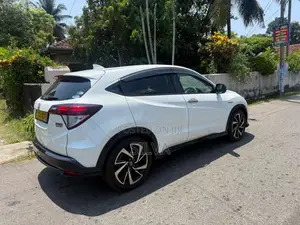 Honda Vezel Rs Sensing 2017 SUV (Used)