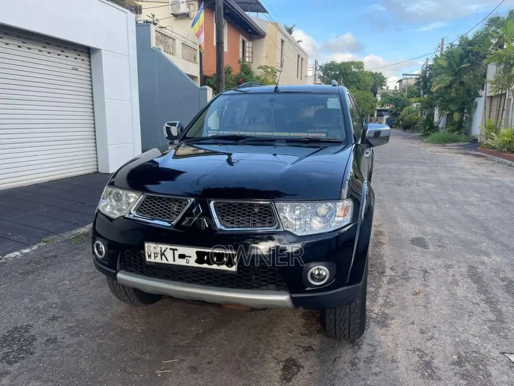 Mitsubishi Montero Sport 2012 SUV (Used)
