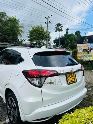 Honda Vezel 2014 SUV (Used)