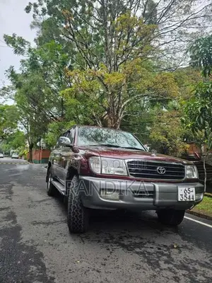 Toyota Land Cruiser Sahara 100 1999 SUV (Used)