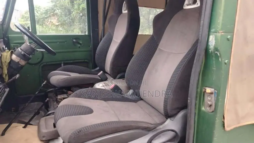 Mitsubishi 4DR5 1977 SUV (Used)