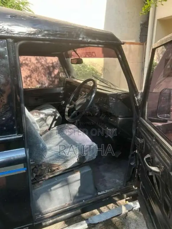 Land-Rover Defender 1987 SUV (Used)