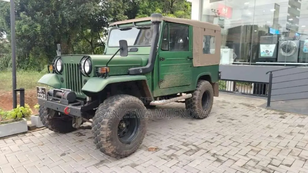 Mitsubishi 4DR5 1977 SUV (Used)