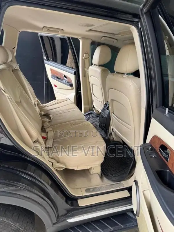 Micro Rexton 2017 SUV (Used)