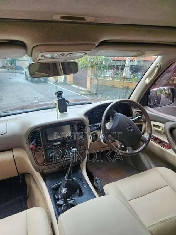 Toyota Land Cruiser Sahara 100 1999 SUV (Used)