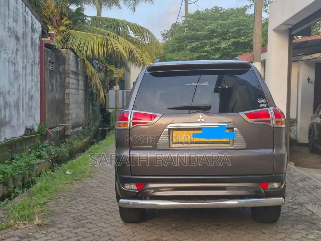 Mitsubishi Montero Sport 2011 SUV (Used)
