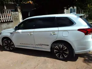 Mitsubishi Outlander 2016 SUV (Used)