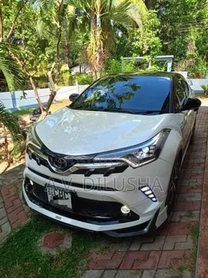 Toyota Chr 2018 SUV (Used)