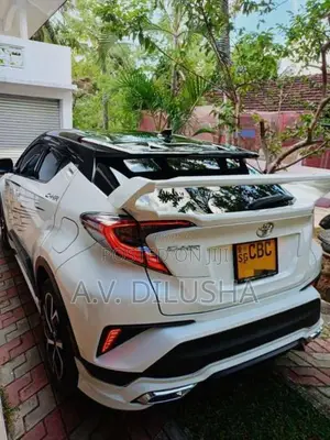 Toyota Chr 2018 SUV (Used)