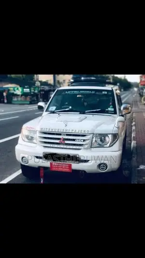Mitsubishi Pajero IO 2006 SUV (Used)