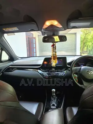 Toyota Chr 2018 SUV (Used)