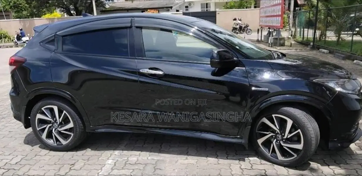 Honda Vezel Rs Sensing 2017 SUV (Used)