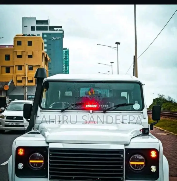 Land-Rover Defender 1998 SUV (Used)