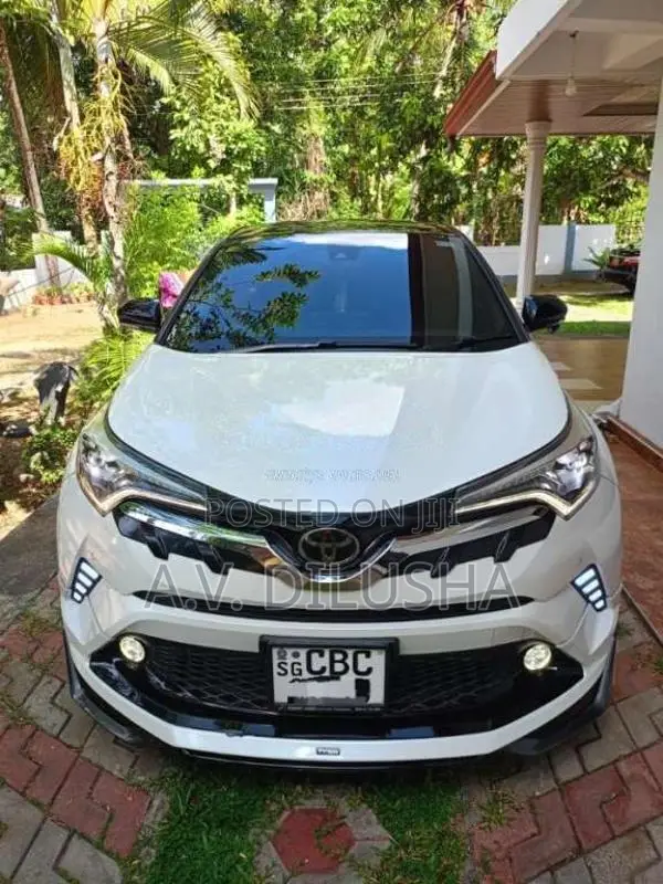 Toyota Chr 2018 SUV (Used)