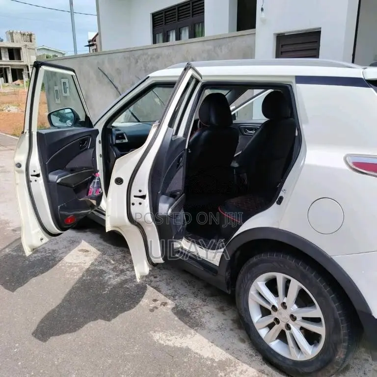 Micro Tivoli 2017 SUV (Used)