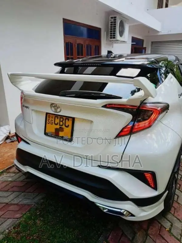 Toyota Chr 2018 SUV (Used)