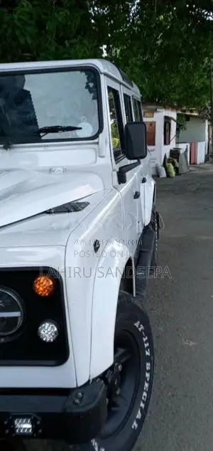 Land-Rover Defender 1998 SUV (Used)