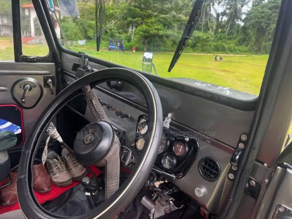 Mitsubishi 4DR5 1976 SUV (Used)