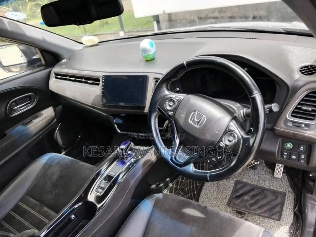 Honda Vezel Rs Sensing 2017 SUV (Used)