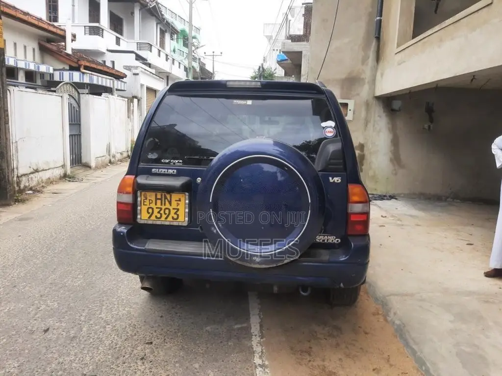 Suzuki Grand Vitara 2003 SUV (Used)