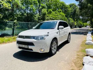 Mitsubishi Outlander 2013 SUV (Used)