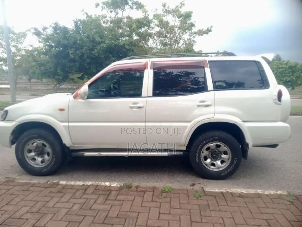 Nissan TERRANO 2005 SUV (Used)