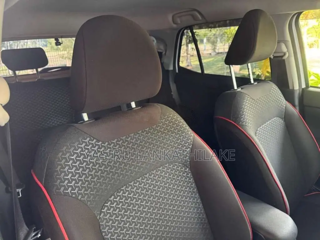 Toyota Raize 2024 SUV (Used)