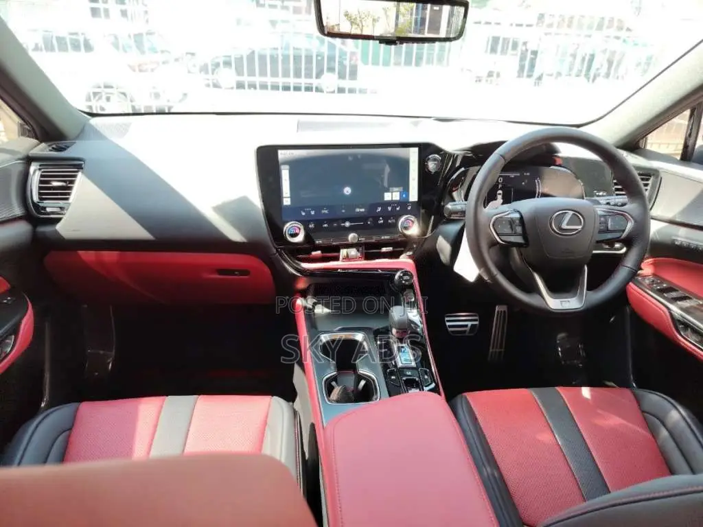 Toyota Lexus NH350h 2025 SUV (Used)