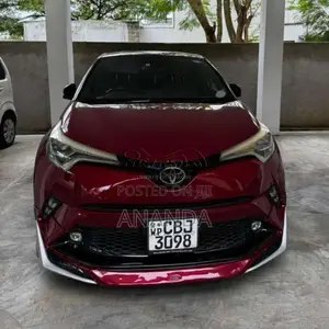 Toyota CHR 2018 SUV (Used)