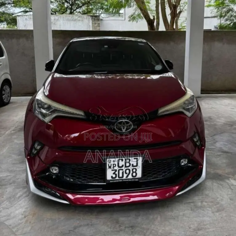 Toyota CHR 2018 SUV (Used)