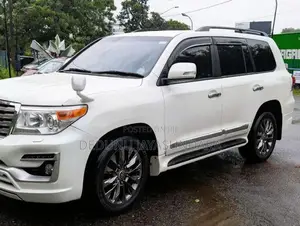 Toyota Land Cruiser 2013 SUV (Used)