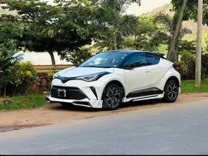 Toyota CHR NGX 10 2019 SUV (Used)