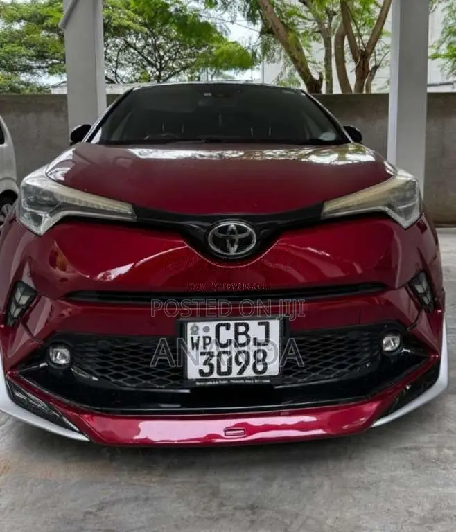 Toyota CHR 2018 SUV (Used)